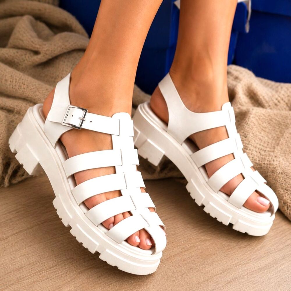 Wild Pair White Fisherman Chunky Lug Sole Platform Sandals Size 9.5